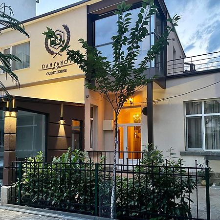 Damyanov House Hotel Kazanluk Bagian luar foto