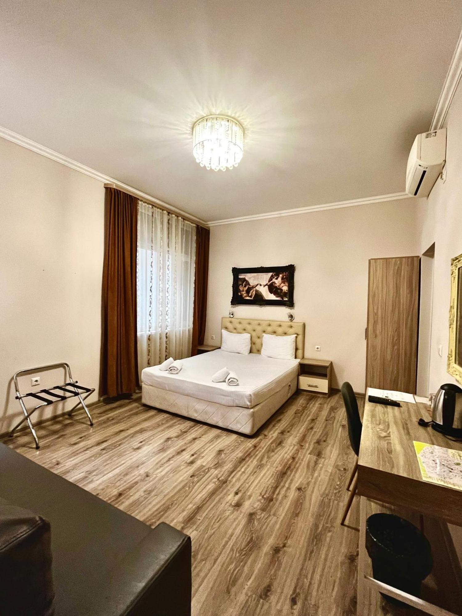 Damyanov House Hotel Kazanluk Bagian luar foto