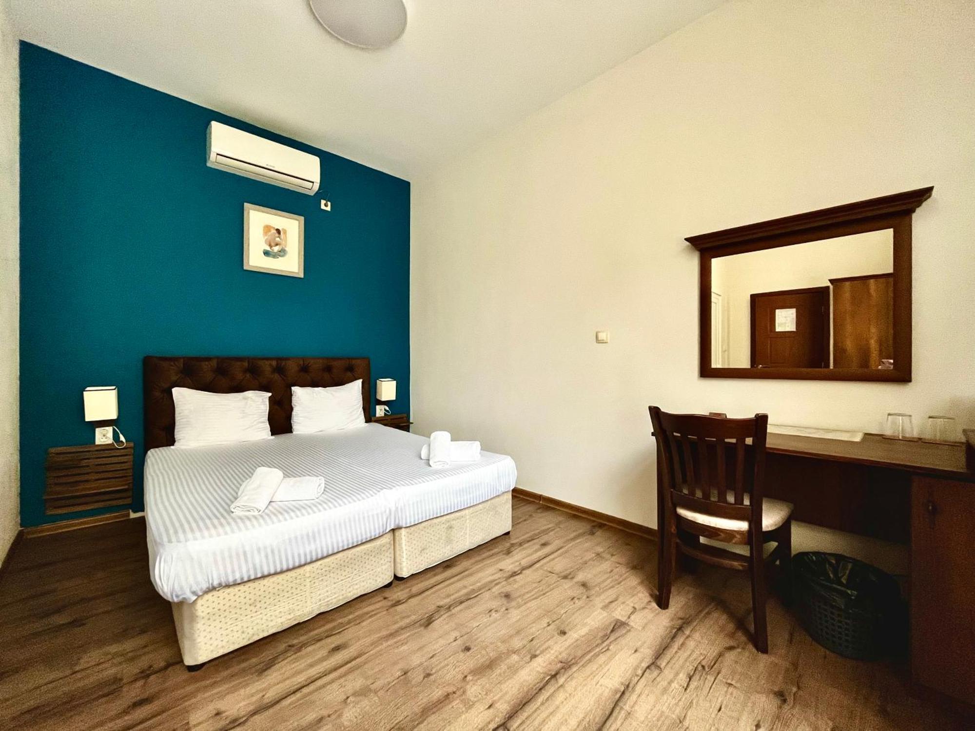 Damyanov House Hotel Kazanluk Bagian luar foto