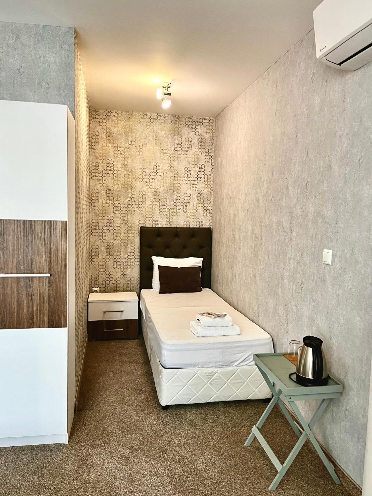Damyanov House Hotel Kazanluk Bagian luar foto