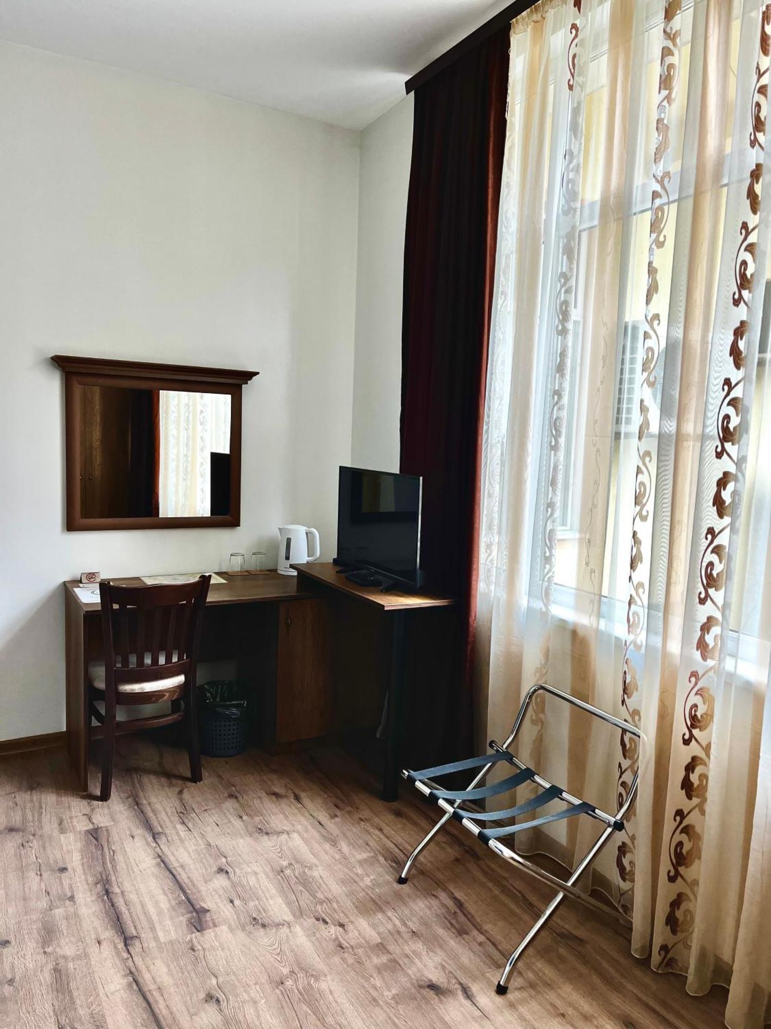 Damyanov House Hotel Kazanluk Bagian luar foto